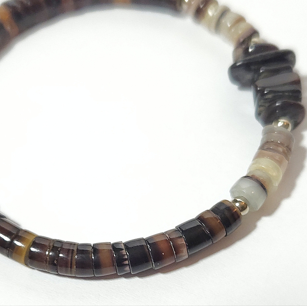 Handmade Pen & Hammer Shell Heishi Bead with Kewa Horn Shell Chip Bracelet - Picture 7 of 15